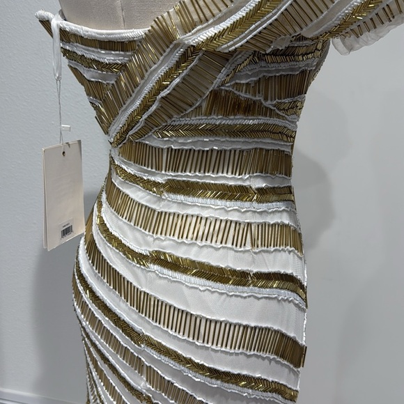 Mac Duggal Gold Goddess Beaded One Shoulder White Gown - Sample - Size 2 - Picture 7 of 14